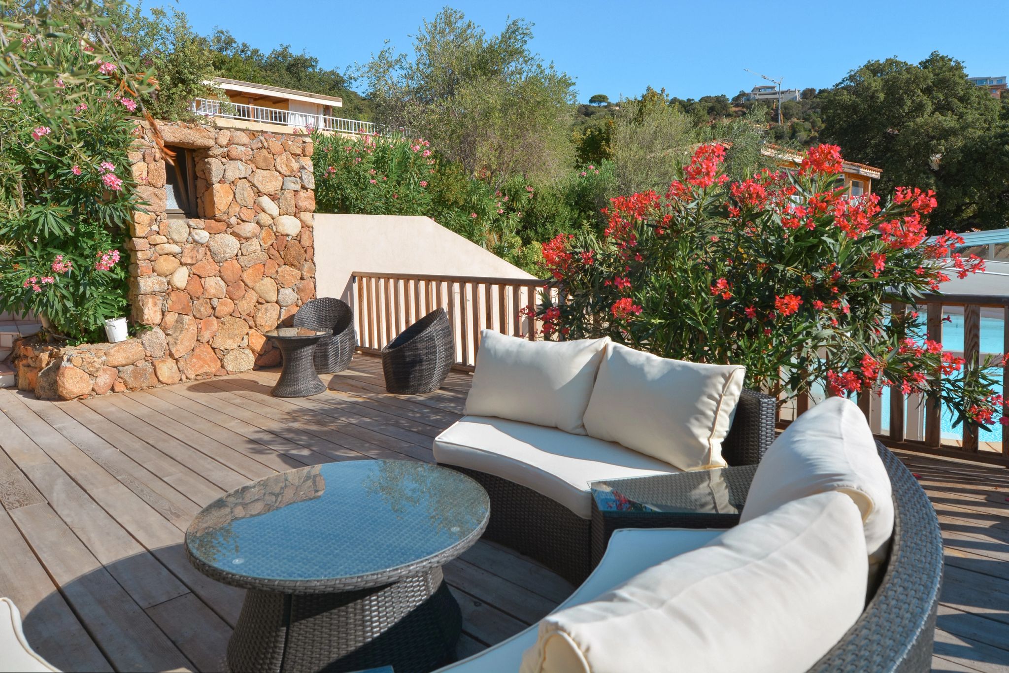 Espace Rencontre dédié à la convivialité au sein de notre résidence avec piscine à Porto-Vecchio